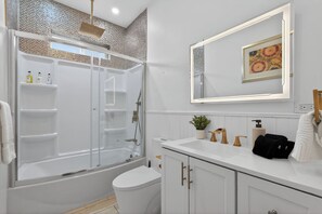 Shower, hair dryer, towels, soap -  PHX Retreat Near Downtown, Hospitals & Airport (Phoenix)