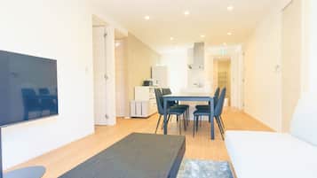 Deluxe Villa, Balcony, Garden View | Interior