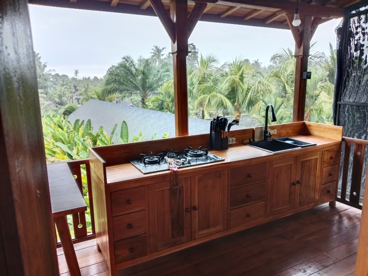 Suite, balcon | Cuisine privée | Plaque de cuisson