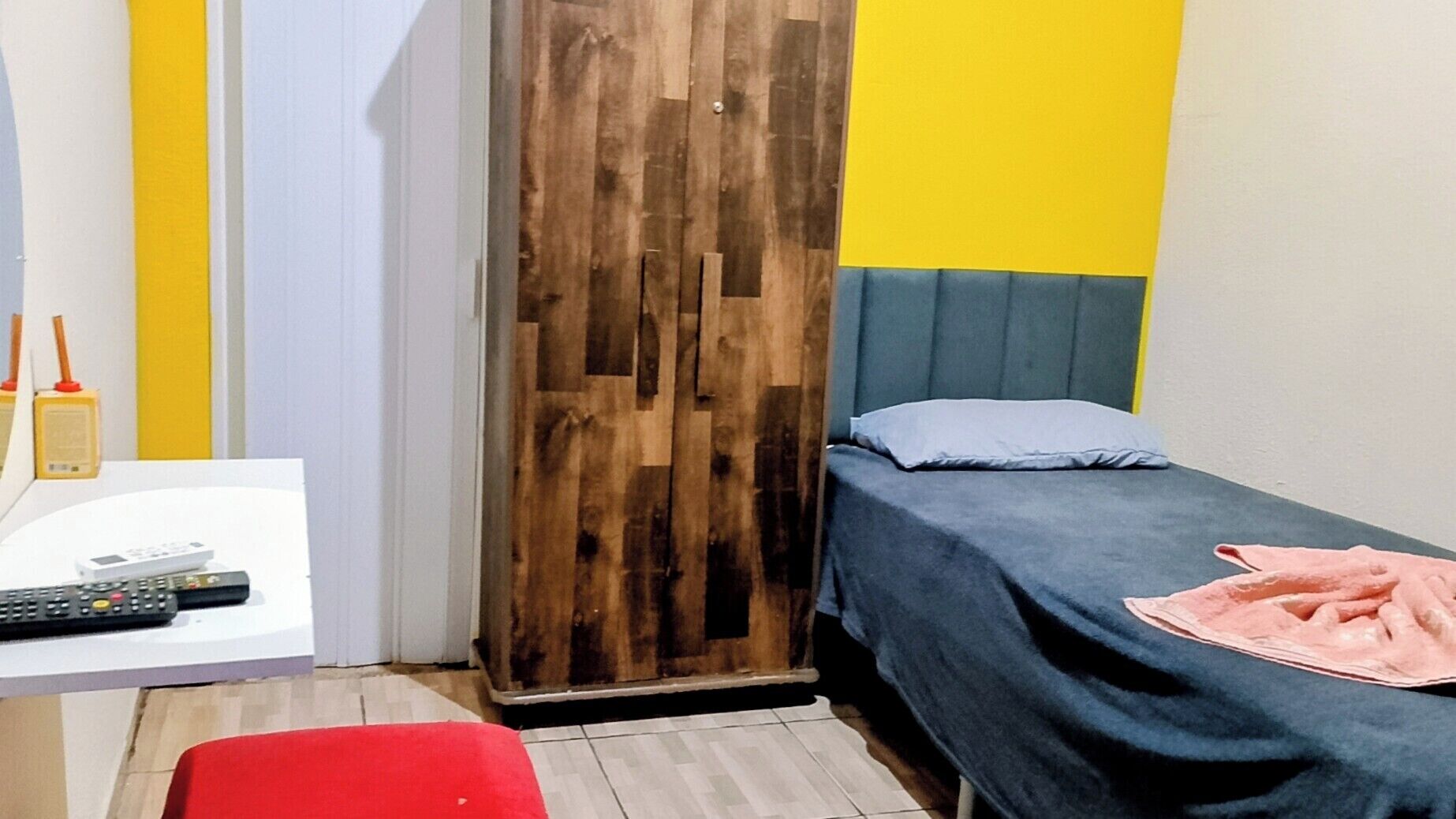 Classic Room | Laptop workspace, free WiFi