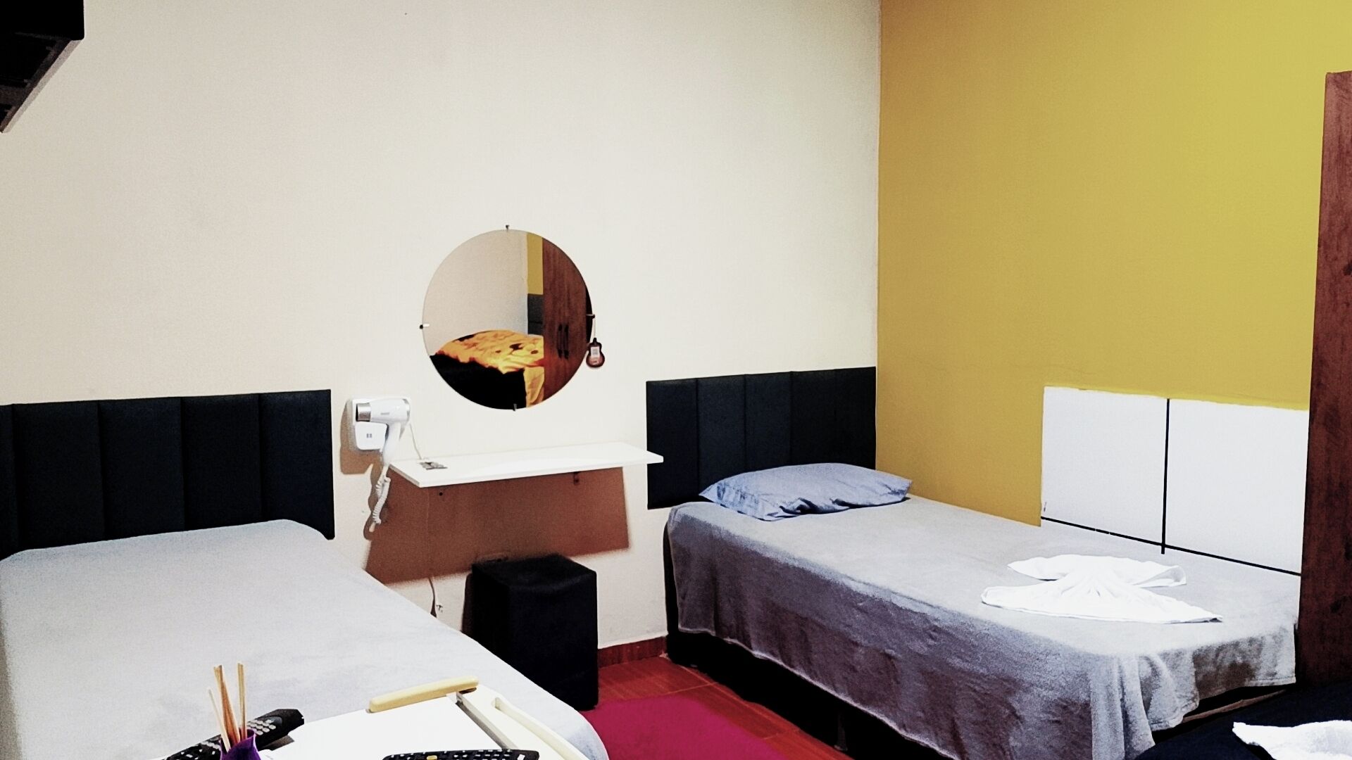 Firemannsrom – classic, bakgårdsutsikt | Skrivebord for bærbar PC og wi-fi (inkludert)