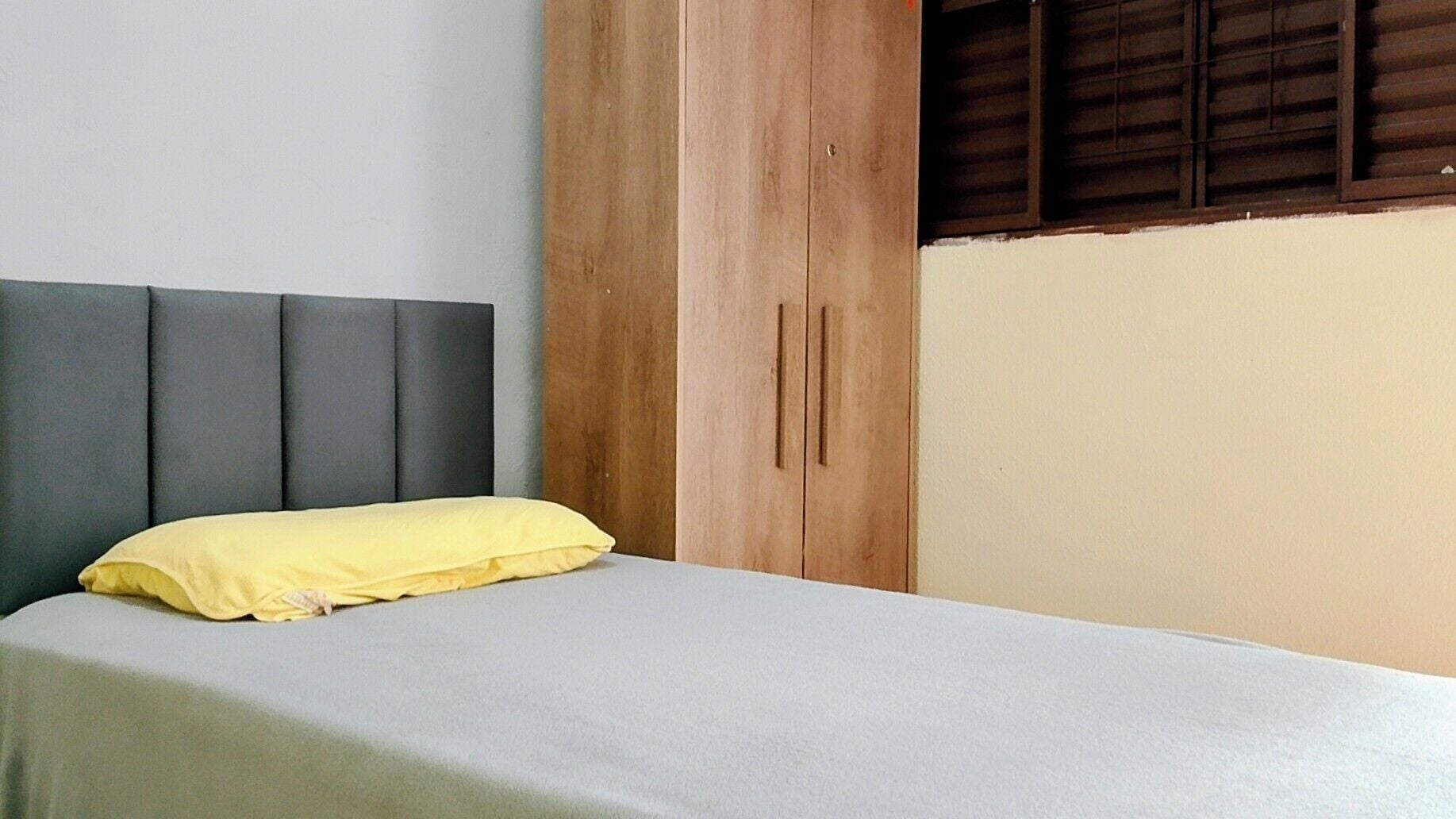 City Room | Laptop workspace, free WiFi