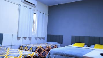 Firemannsrom – comfort, bassengutsikt | Skrivebord for bærbar PC og wi-fi (inkludert)