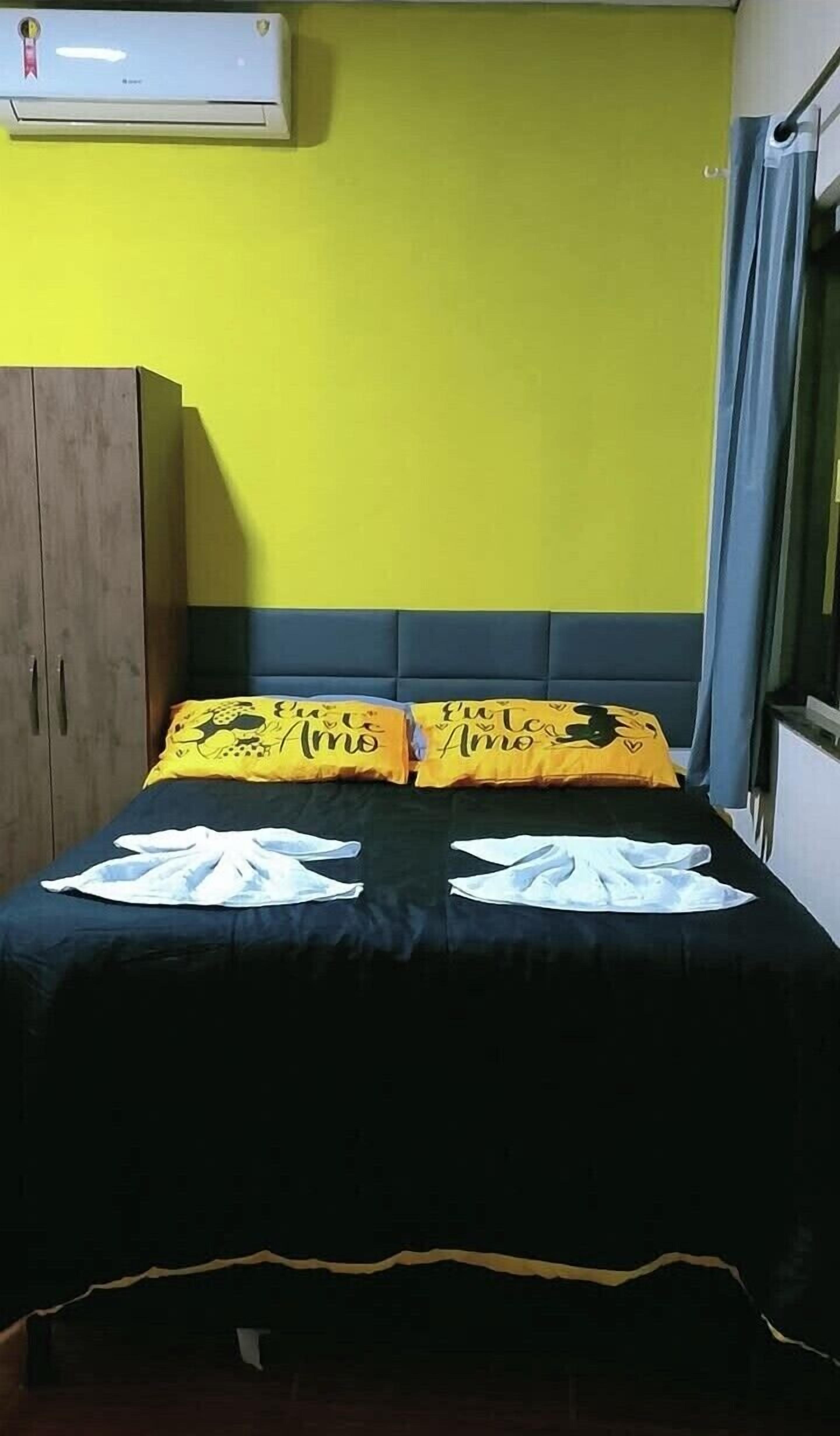 Design Quadruple Room | Laptop workspace, free WiFi