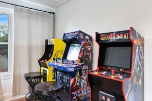 Games room - Outdoor Oasis | Fire Pit | Game Room | Sleeps 10! (Murfreesboro)