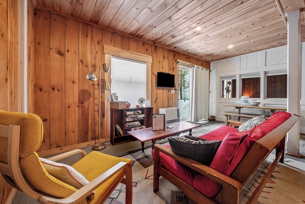 Unclassified image, 1 of 28, button