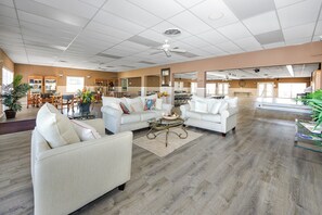 Interior - MINT Julip - Amazing 40+ Community - Newly Updated 2 bed/2 bath single family (Largo)