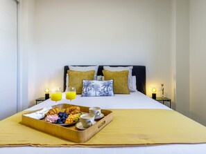 2 bedrooms, iron/ironing board, Internet, bed sheets - Union Central Living4Malaga (Málaga)