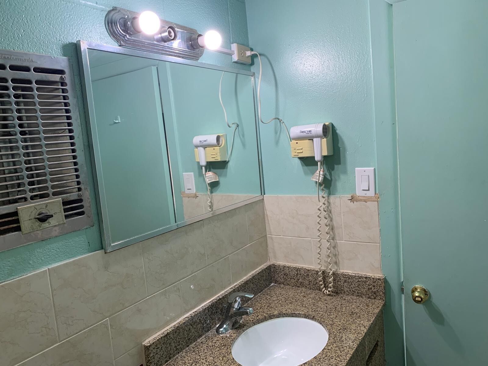 Free toiletries, soap, shampoo, toilet paper