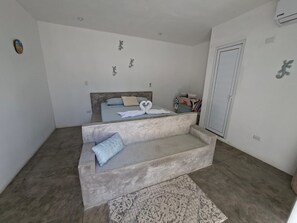 4 bedrooms, iron/ironing board, WiFi, bed sheets - Spacious Family & Group Chalet w/ Pool & Hammock, Walk to Beach (Monterrico)