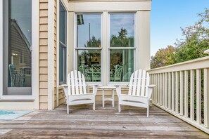 Terrace/patio - Seas the Day delivers Atlantic Ocean seascapes (Bald Head Island)