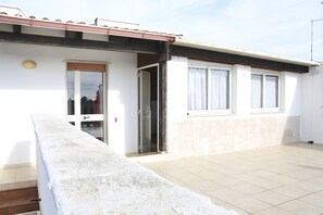 Exterior detail - Villa Bona 2 with terrace (Manduria)