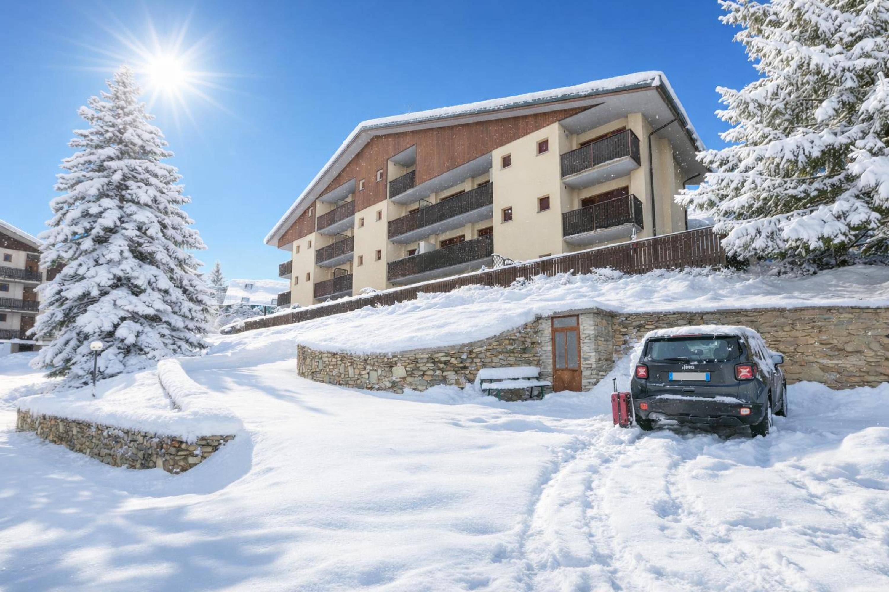 المنشأة من الخارج