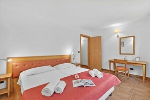 2 bedrooms, bed sheets - Hercules's House, Bardonecchia, Italy (Bardonecchia)