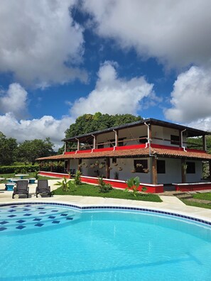 Piscine extérieure