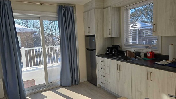 Private kitchen - Nice apartment in Rimouski with parking (Rimouki)