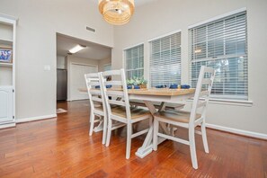 Dining - Coastal Comfort- Intracoastal Waterway Escape (Murrells Inlet)