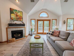 TV - The Talisman - 5 BR Home w/Private Pool & Elevator (Southern Shores)