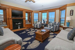Ping pong - Seven Seas - 4 BR Oceanfront Home w/Private Pool & Ocean Views (Southern Shores)