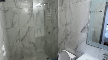 Appartement Exécutif, balcon, vue ville | Salle de bain