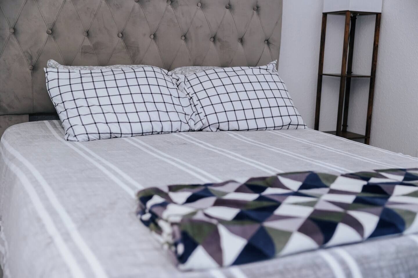 4 Schlafzimmer, Bügeleisen/Bügelbrett