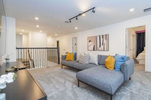 House - Family Villa Private Pool Spa Arcade Sleeps 22 (Davenport)