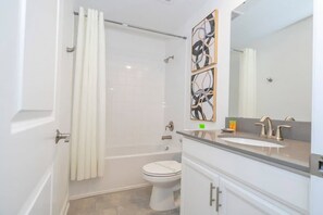 House - Family Villa Private Pool Spa Arcade Sleeps 22 (Davenport)