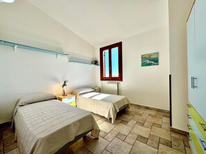 1 bedroom - "Family        House" (Bari Sardo)