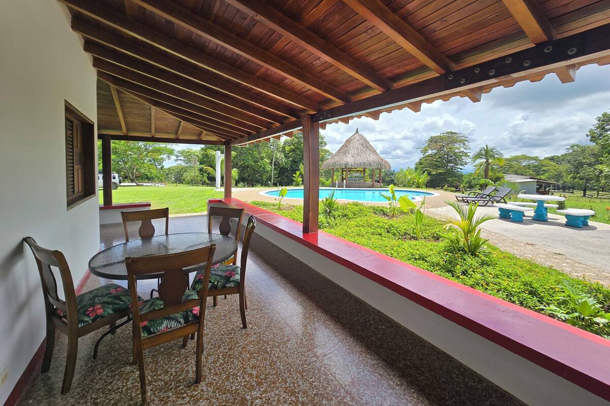 Familie-småhus, 5 soverom, fjellutsikt