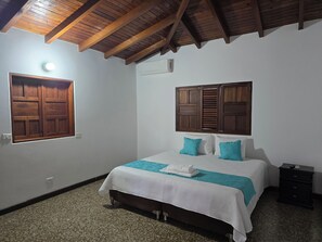 Family Cottage, 5 Bedrooms, Mountain View | Free WiFi