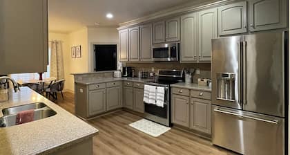 Charming 3BR/2BA Gem Just South of Tuscaloosa!