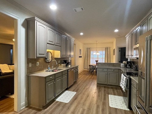 Charming 3BR/2BA Gem Just South of Tuscaloosa!