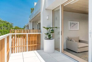 Terrace/patio - Driftwood 3 - 88D Lawson St, Clarkes Beach with Pool (Byron)