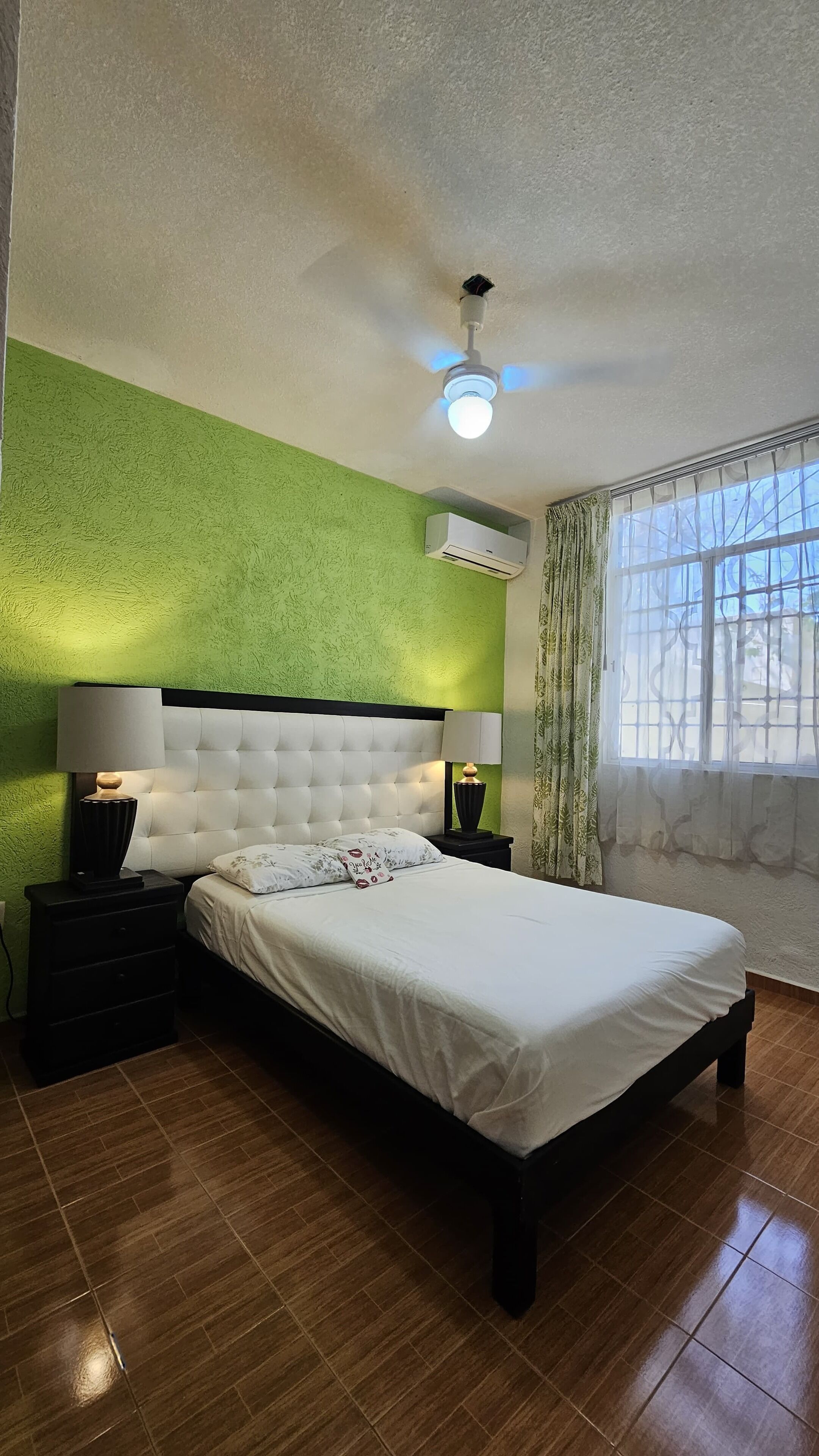 2 bedrooms, iron/ironing board, Internet, bed sheets