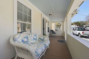 Terrace/patio - Uptown Cottage l Walk to DNTN l Dogs OK (St. Augustine)