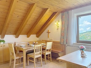 Dining - Katschberg 25 by Interhome (Sankt Michael im Lungau)