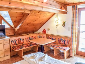 Luokittelematon kuva, 5 kautta 17, painike