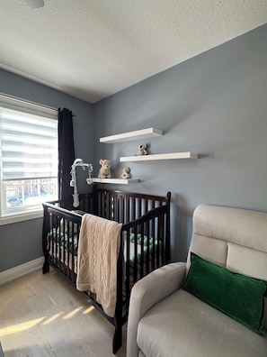 Interior - Modern home away from home in Courtice (Courtice)