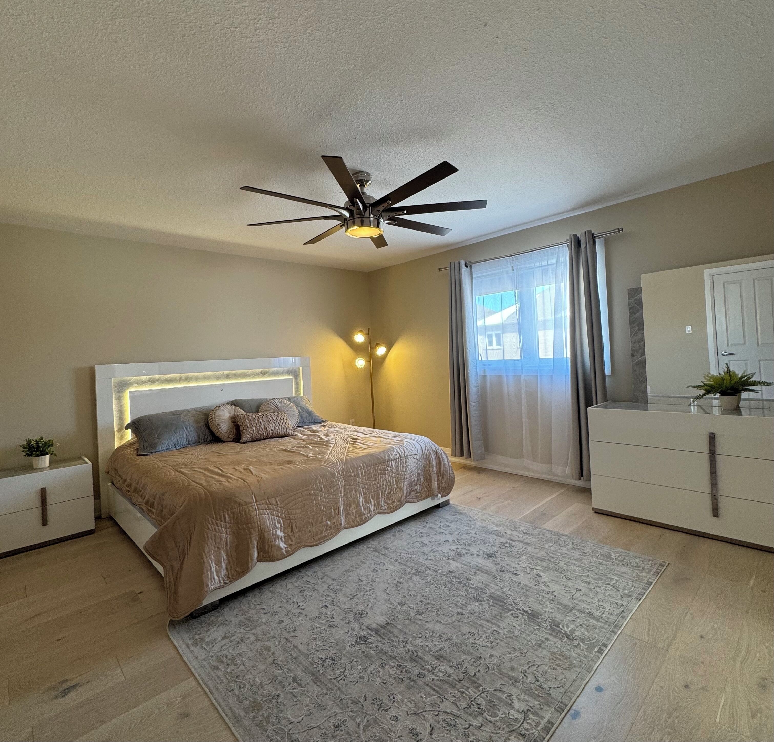 3 bedrooms, WiFi, bed sheets