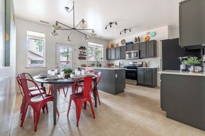 Private kitchen - Flagstaff Retreat with Hot Tub (Flagstaff)