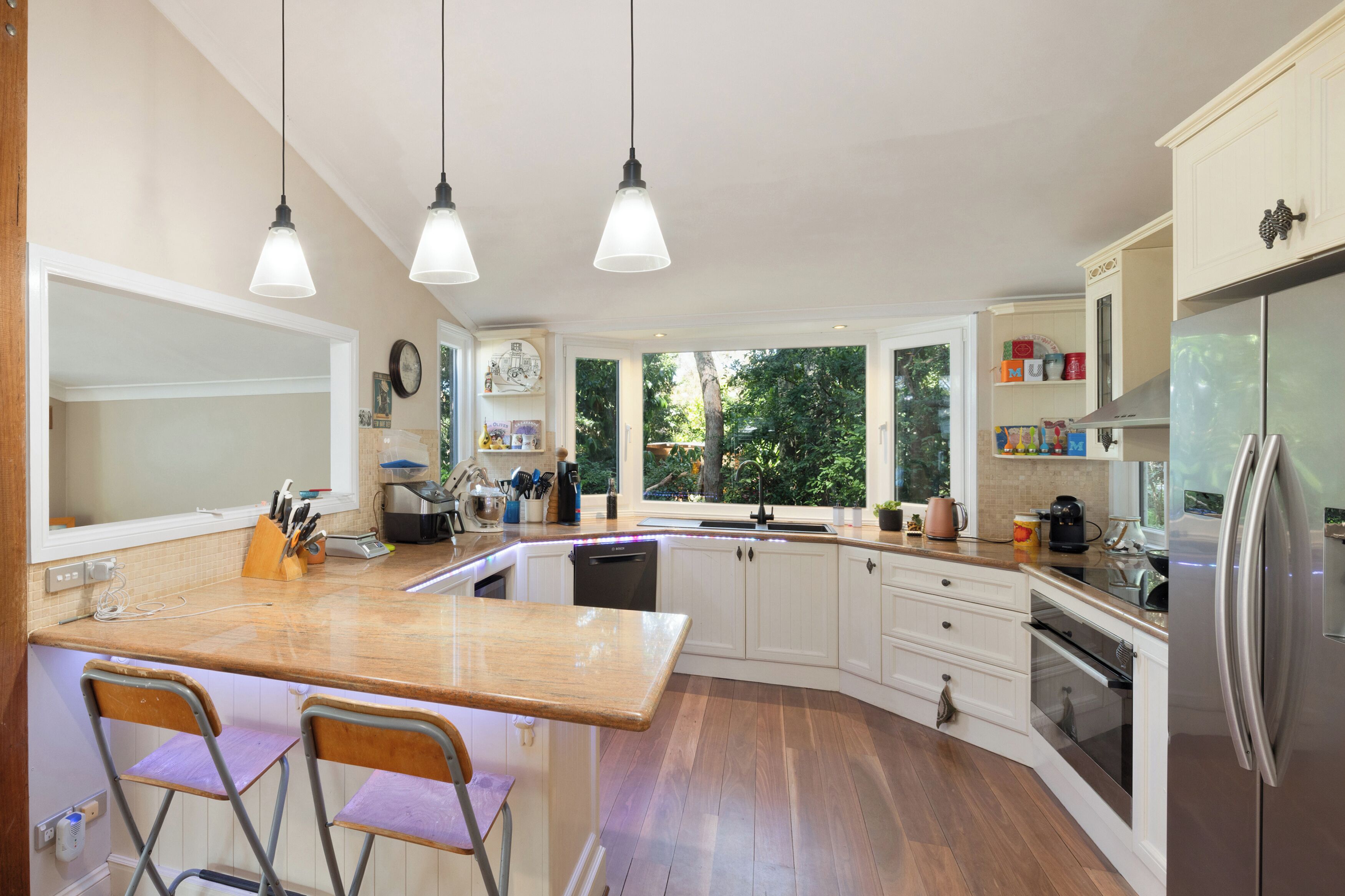 Micro-ondes, four, lave-vaisselle