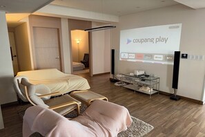 2 sovrum, internet och sängkläder