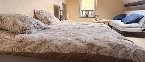 1 habitación, tabla de planchar con plancha, wifi y ropa de cama