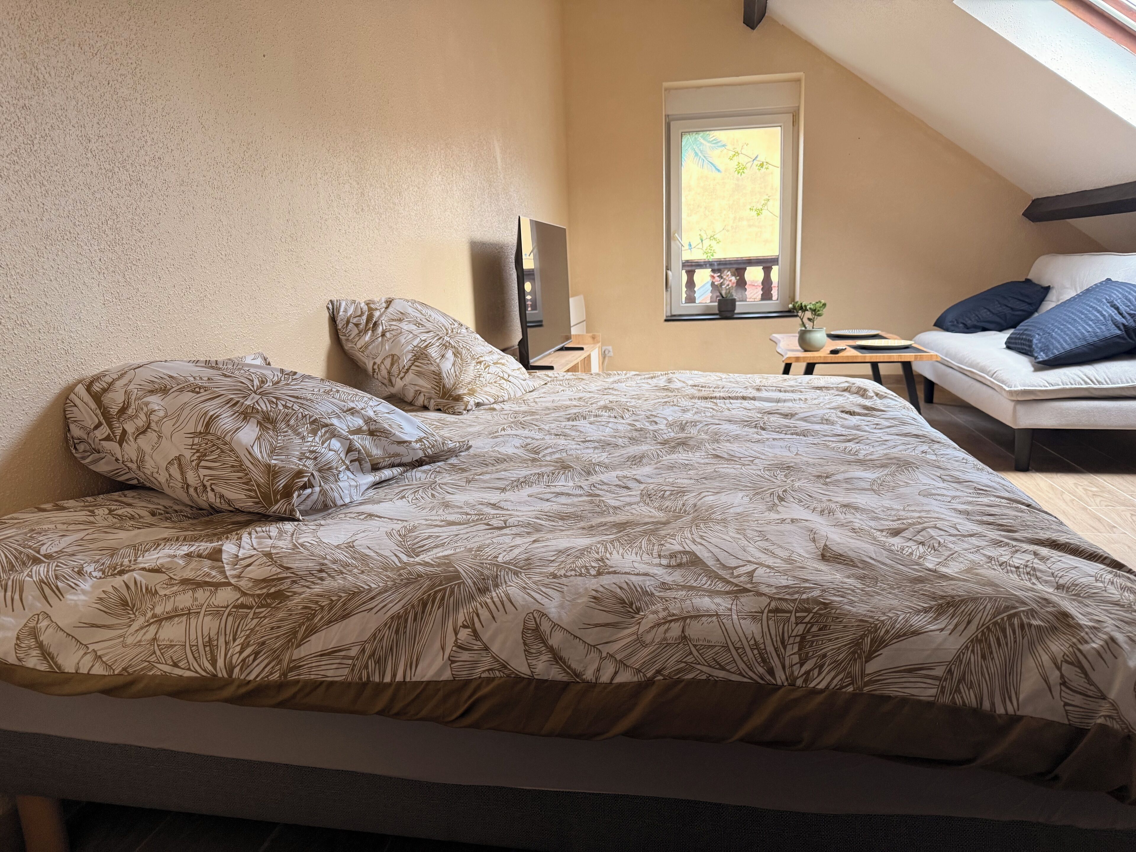 1 slaapkamer, een strijkplank/strijkijzer, wifi, beddengoed