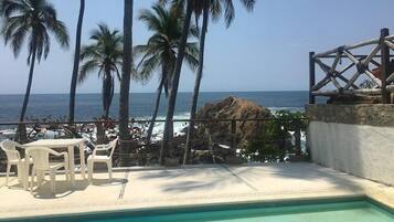 Deluxe Suite, Sea View | Terrace/patio