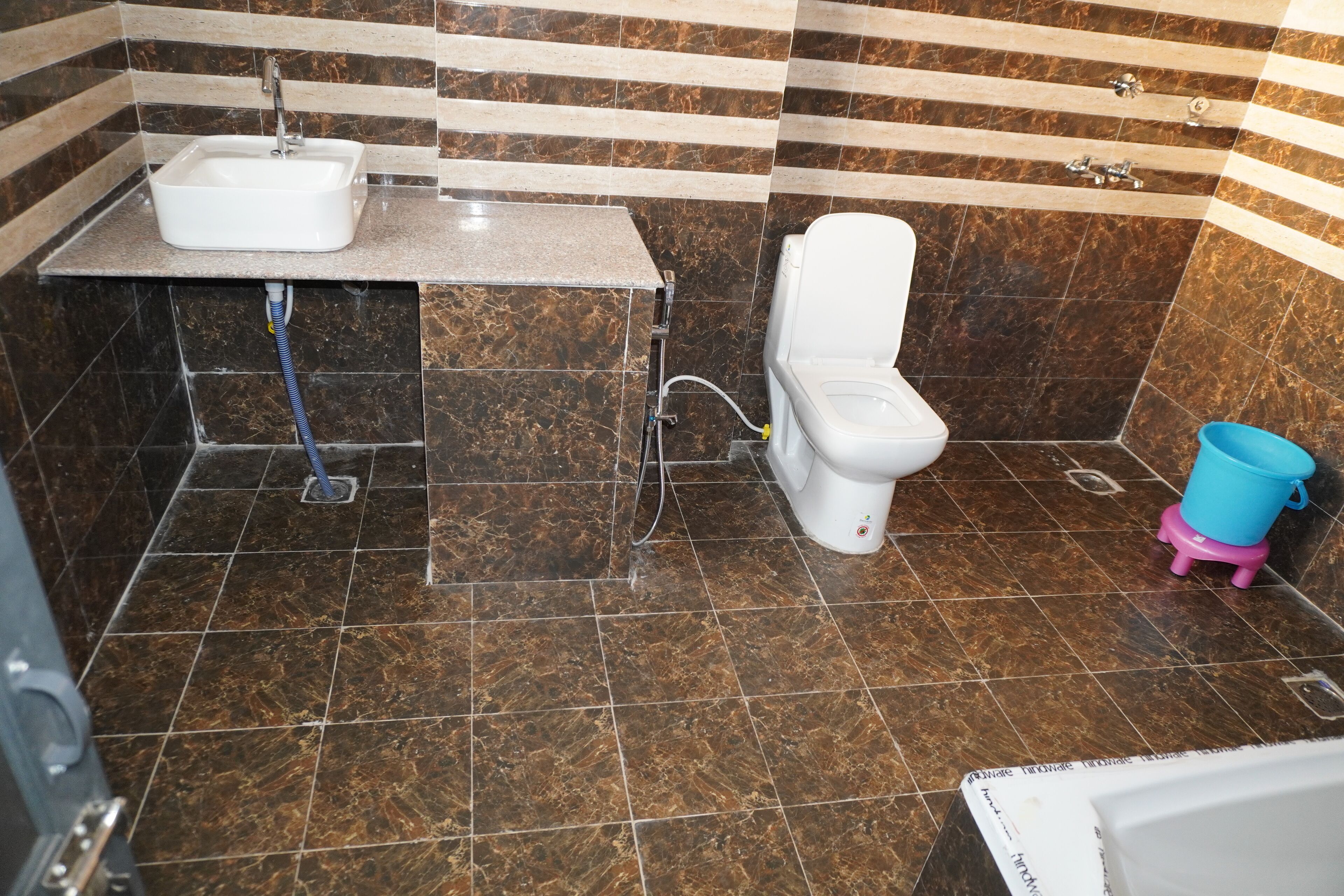 Family Quadruple Room | Bathroom | Free toiletries, towels, soap, shampoo