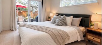 Walk to Lightrail + close to Stadium & Cruise + Modern 4BR 3.5Bath Townhome