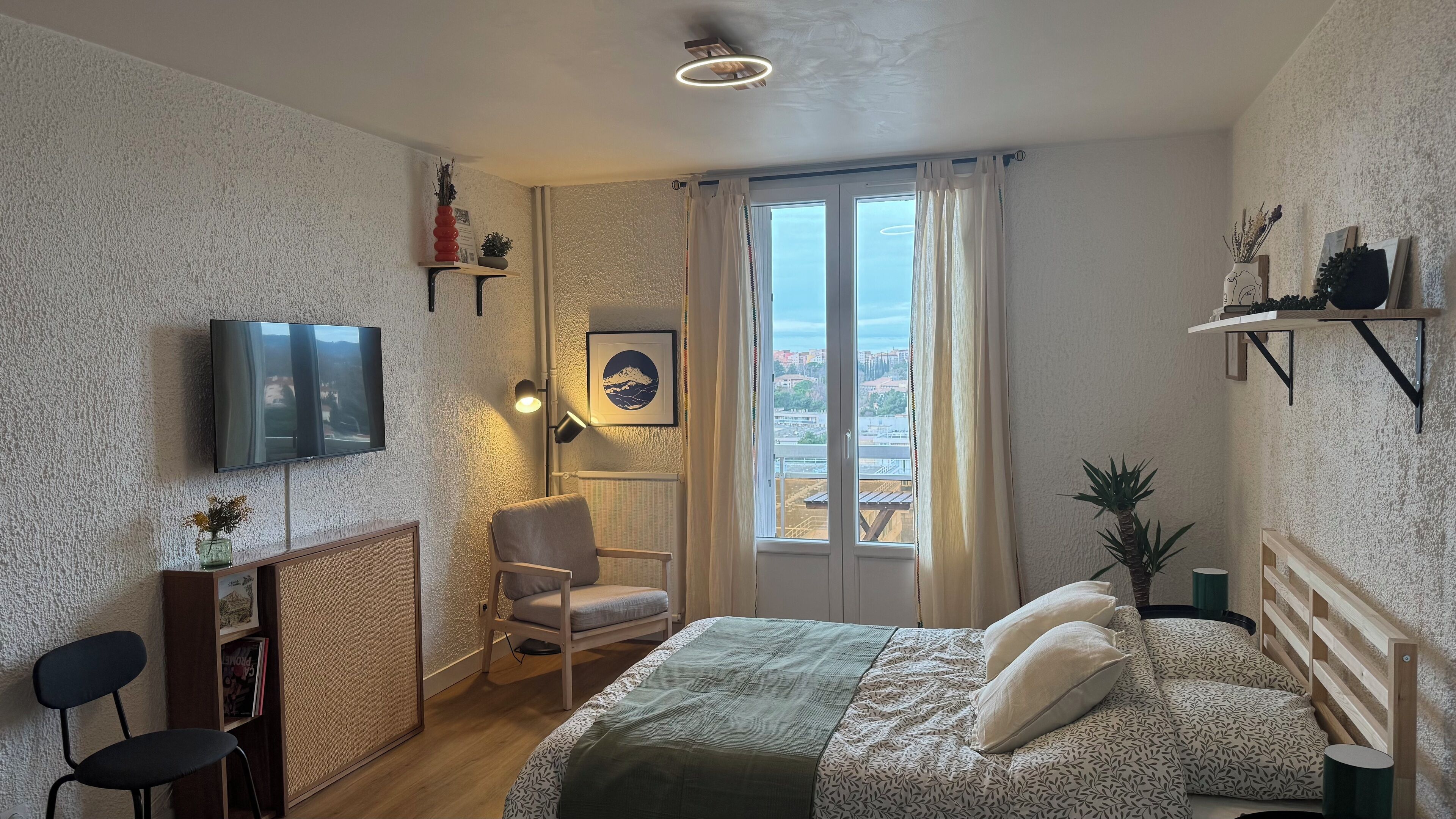 Desk, iron/ironing board, free WiFi, bed sheets