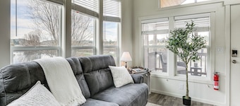 Great Outdoor Space! Serene Getaway in Oakland