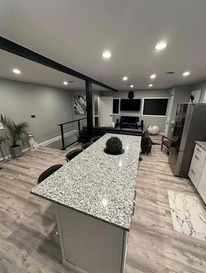 Luokittelematon kuva, 3 kautta 11, painike